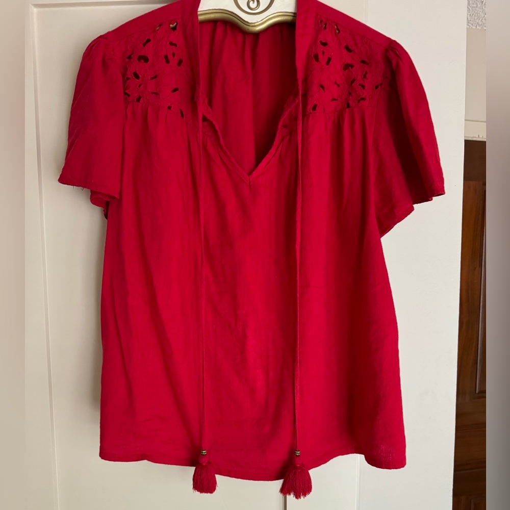 Knox Rose XXL red top with tassel ties